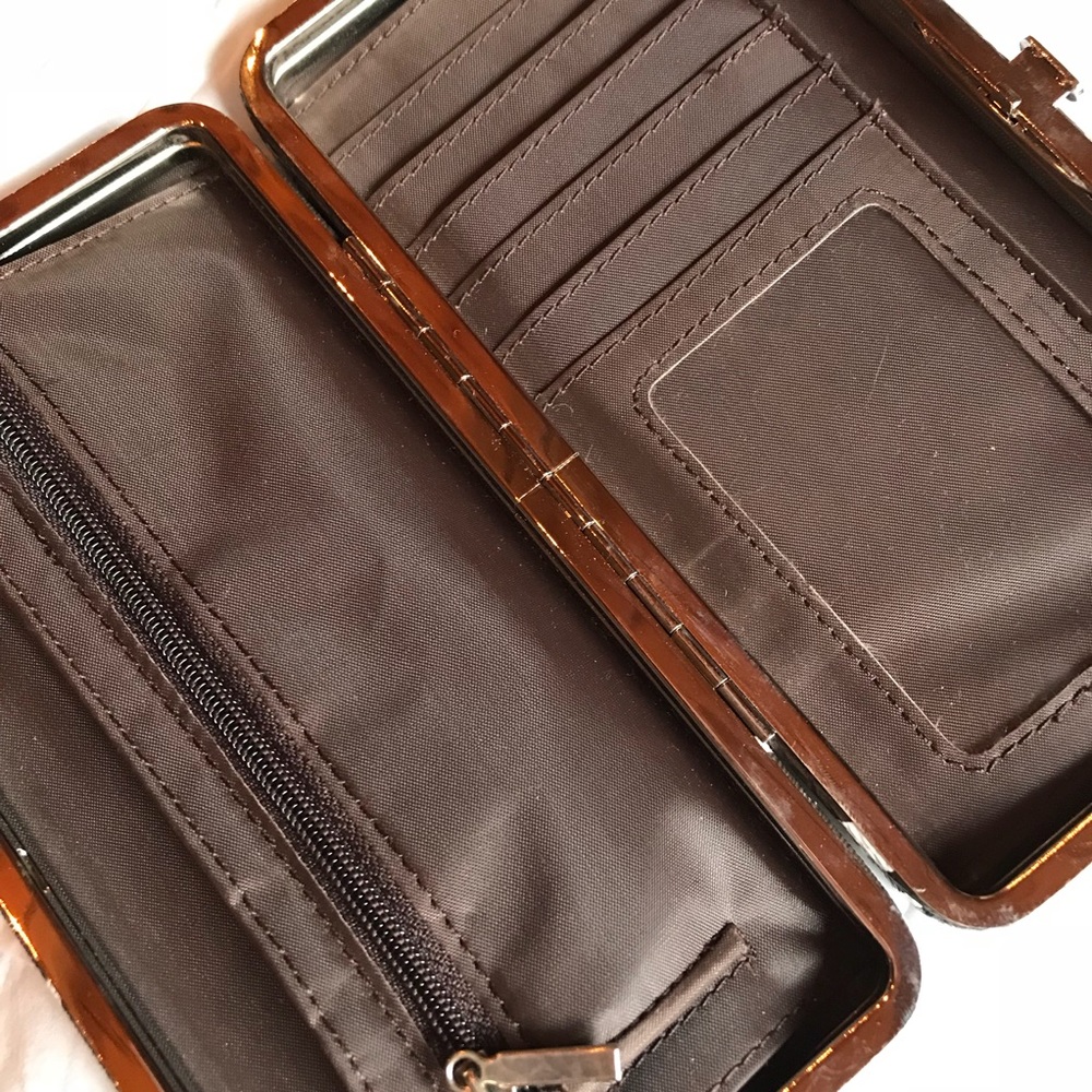 Hard Shell Wallet - Picture 3 of 3
